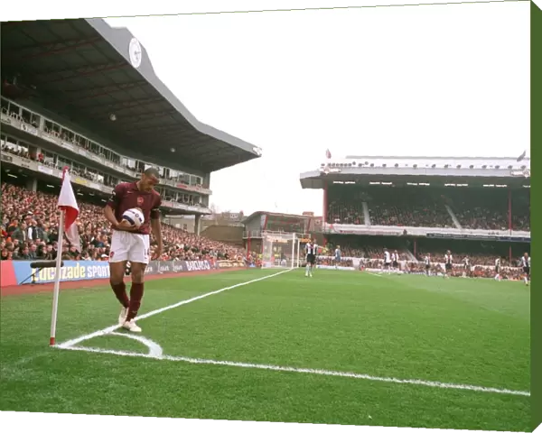 Thierry Henry (Arsenal) prepares to take a corner in the South East corner of the stadium