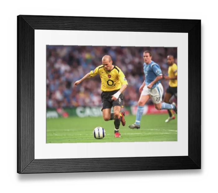 Framed Print : Freddie Ljungberg Scores Arsenal's First Goal Against Manchester City in FA Premiership (4 / 5 / 06) Framed Print : Freddie Ljungberg Scores Arsenal's First Goal Against Manchester City in FA Premiership (4 / 5 / 06)