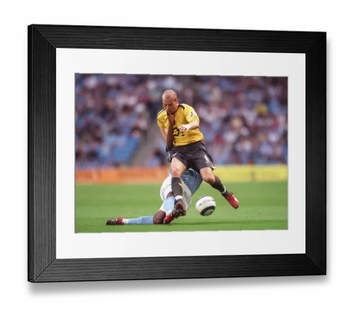 Framed Print : Freddie Ljungberg (Arsenal) Micah Richards (Man City)