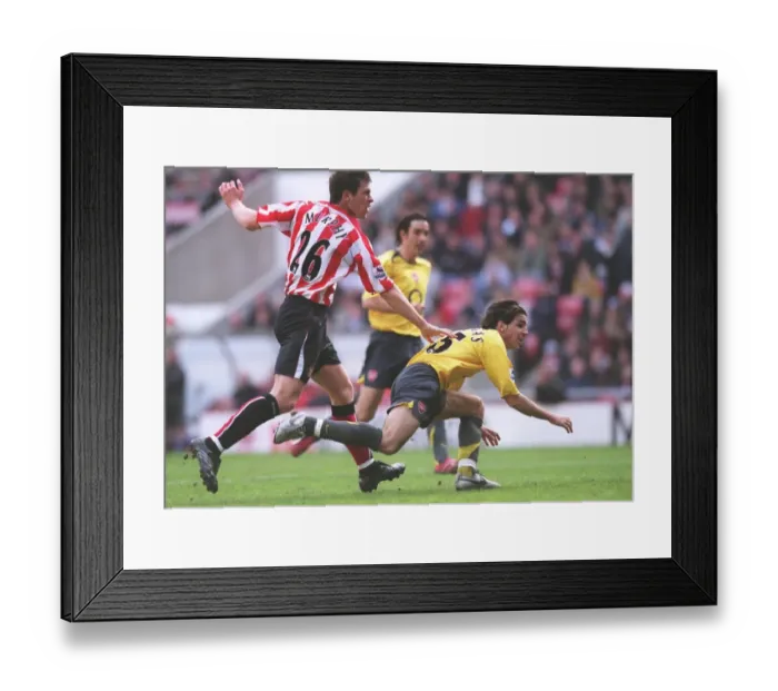 Framed Print : Fabregas Stunning Strike: Arsenal's 3-0 Victory Over Sunderland, FA Premiership, 2006 Framed Print : Fabregas Stunning Strike: Arsenal's 3-0 Victory Over Sunderland, FA Premiership, 2006