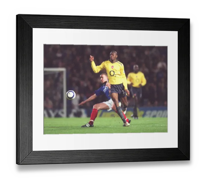 Framed Print : Arsenal vs. Portsmouth: A 1-1 Stalemate at Fratton Park, FA Premiership 2006 Framed Print : Arsenal vs. Portsmouth: A 1-1 Stalemate at Fratton Park, FA Premiership 2006