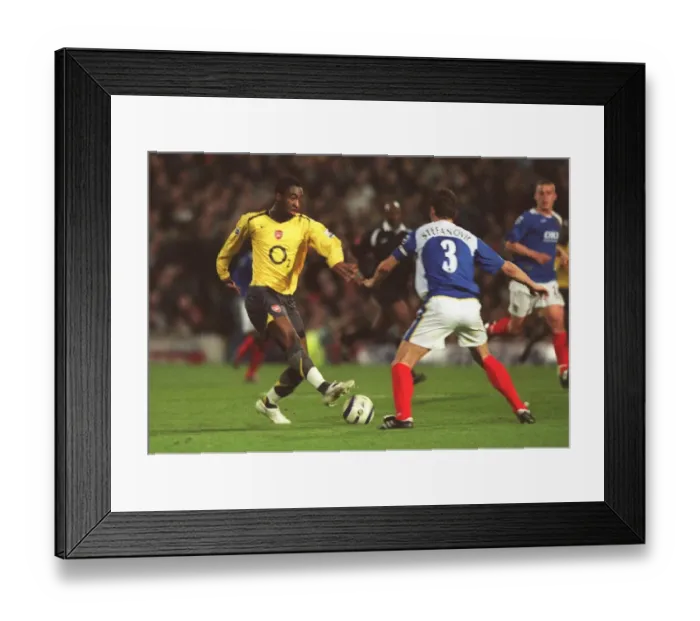 Framed Print : Arsenal vs. Portsmouth: A 1-1 Draw at Fratton Park, FA Premiership 2006 Framed Print : Arsenal vs. Portsmouth: A 1-1 Draw at Fratton Park, FA Premiership 2006
