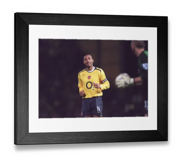 Framed Print : Arsenal vs Portsmouth: A 1-1 Stalemate in the FA Premiership at Fratton Park, 2005-06 Framed Print : Arsenal vs Portsmouth: A 1-1 Stalemate in the FA Premiership at Fratton Park, 2005-06