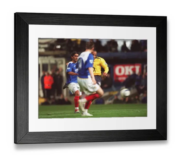 Framed Print : Arsenal vs. Portsmouth: 1-1 Draw at Fratton Park, FA Premiership, 2006