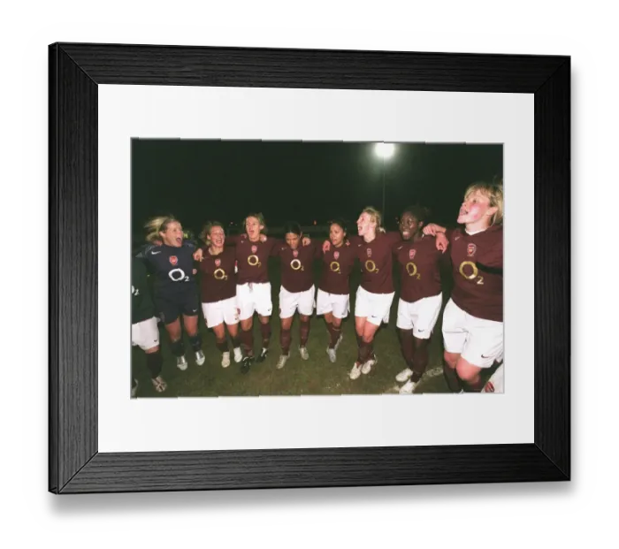 Framed Print : Arsenal Women Celebrate League Victory: Faye White's Triumph Over Charlton Athletic (2005-06)