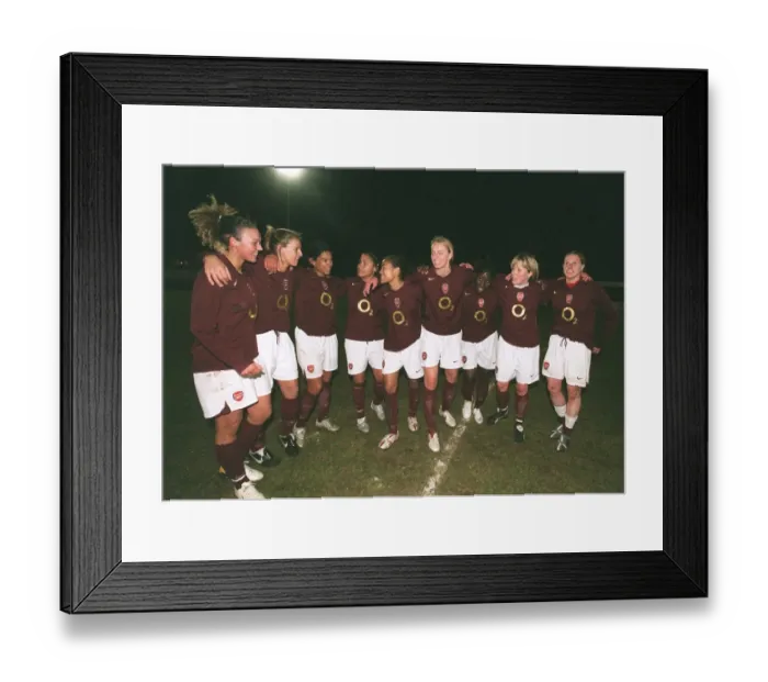 Framed Print : Faye White celebrates winning the league. Arsenal Ladies 2: 0 Charlton Athletic