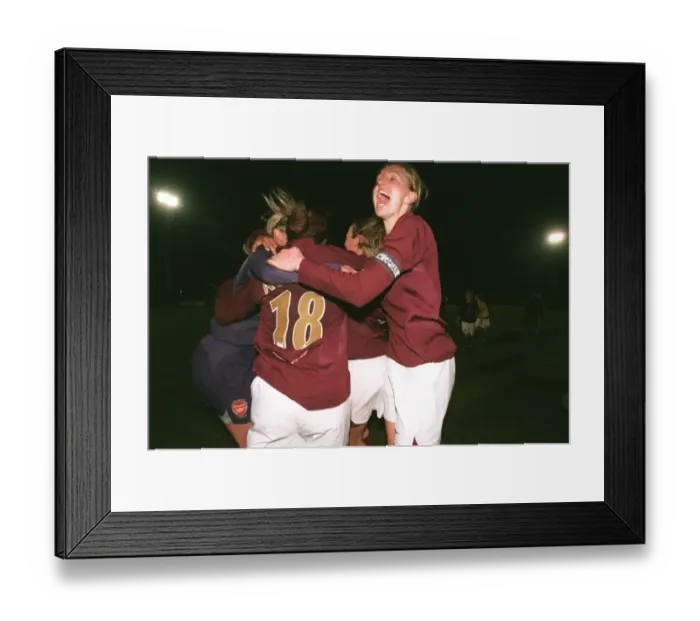 Framed Print : Arsenal Ladies Celebrate League Victory: Faye White's Triumph over Charlton Athletic (2005-06)
