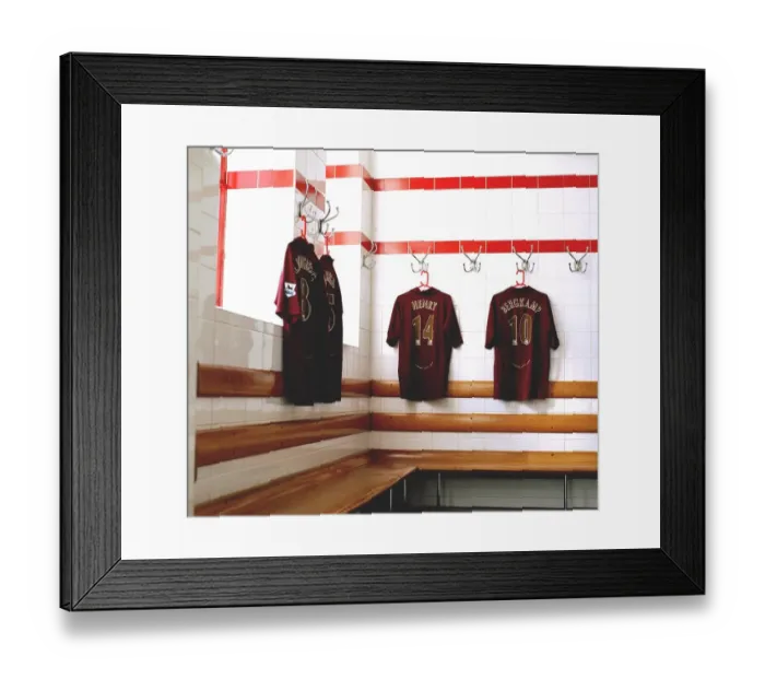 Framed Print : Arsenal Team Unity: Gathering for Victory in the Home Changeroom, Highbury, London, 2006