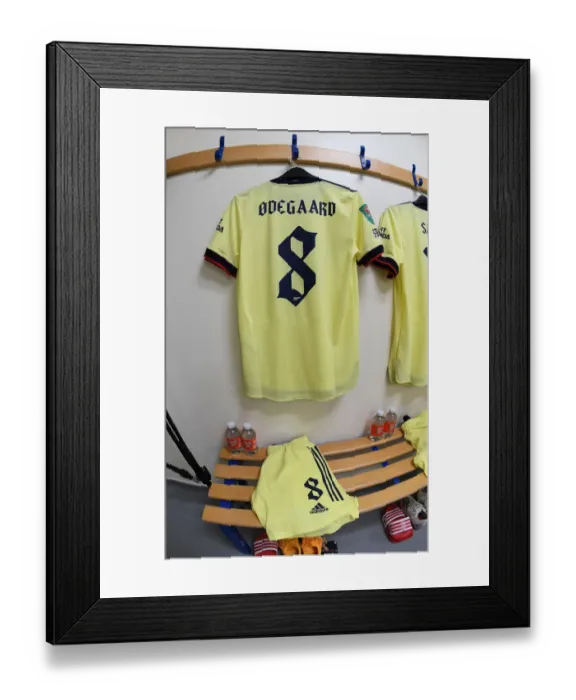 Framed Print : Martin Odegaard Readies for Arsenal's Carabao Cup Battle against West Bromwich Albion Framed Print : Martin Odegaard Readies for Arsenal's Carabao Cup Battle against West Bromwich Albion