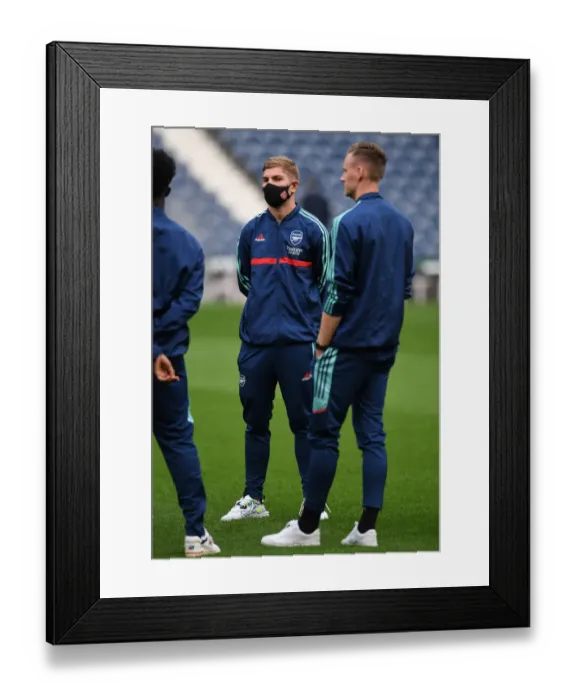 Framed Print : Emile Smith Rowe's Focus: Arsenal's Carabao Cup Showdown at West Bromwich Albion