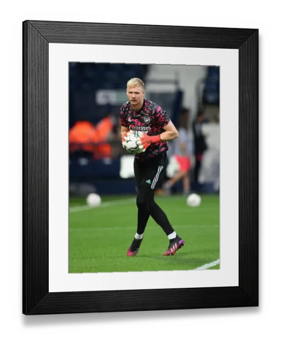 Framed Print : Arsenal's Aaron Ramsdale Prepares for Carabao Cup Battle against West Bromwich Albion