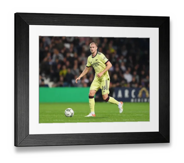 Framed Print : Arsenal's Rob Holding in Action against West Bromwich Albion in Carabao Cup Clash