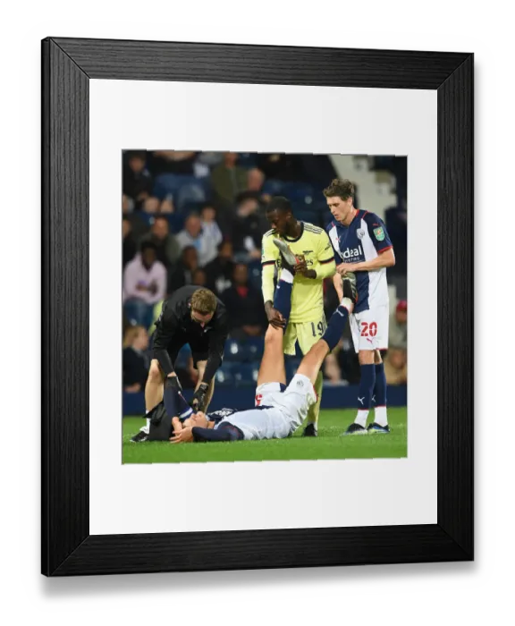 Framed Print : Pepe and Reach Show Sportsmanship: West Bromwich Albion vs. Arsenal in Carabao Cup Framed Print : Pepe and Reach Show Sportsmanship: West Bromwich Albion vs. Arsenal in Carabao Cup