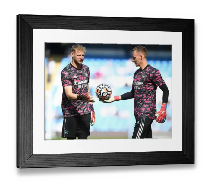 Framed Print : Arsenal Goalkeepers Ramsdale and Leno Before Manchester City Clash (2021-22) Framed Print : Arsenal Goalkeepers Ramsdale and Leno Before Manchester City Clash (2021-22)