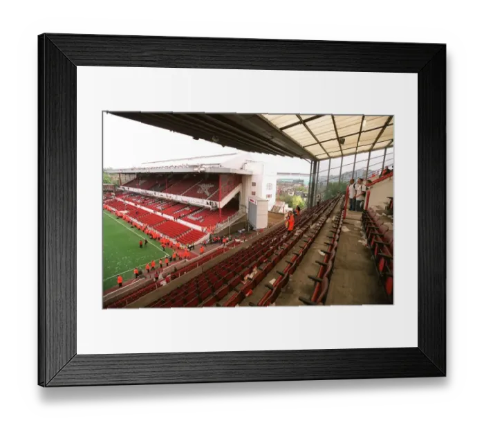 Framed Print : Arsenal Stadium: Empty Victory - Arsenal 4:2 Wigan Athletic, FA Premiership, 2006 Framed Print : Arsenal Stadium: Empty Victory - Arsenal 4:2 Wigan Athletic, FA Premiership, 2006