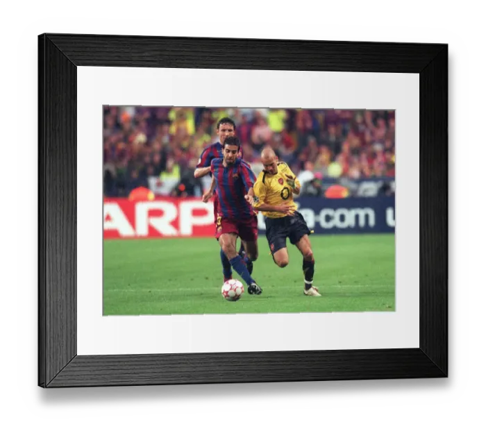 Framed Print : Freddie Ljungberg (Arsenal) Oleguer (Barcelona). Barcelona 2: 1 Arsenal