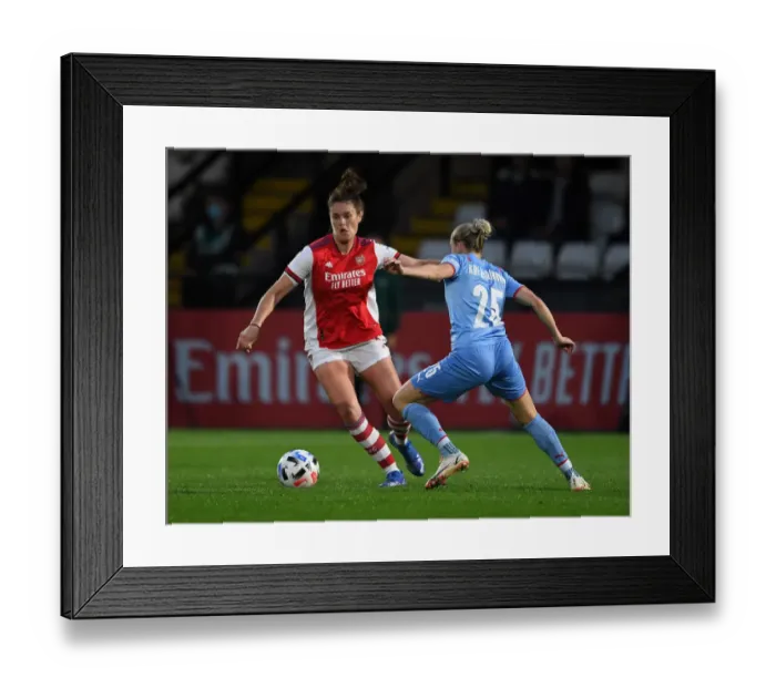 Framed Print : Arsenal vs Slavia Prague: Battle in the UEFA Women's Champions League (2021-22) Framed Print : Arsenal vs Slavia Prague: Battle in the UEFA Women's Champions League (2021-22)