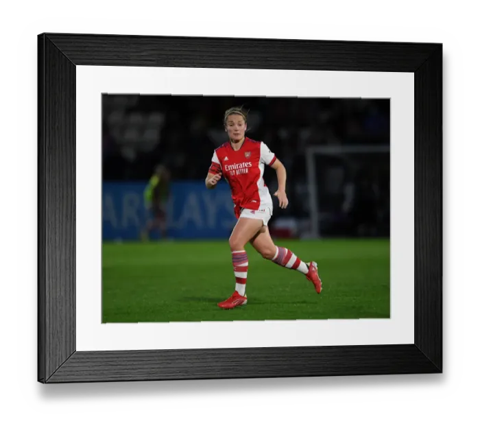 Framed Print : Arsenal Women vs Slavia Prague: Kim Little in Action - UEFA Women's Champions League 2021-22 Framed Print : Arsenal Women vs Slavia Prague: Kim Little in Action - UEFA Women's Champions League 2021-22
