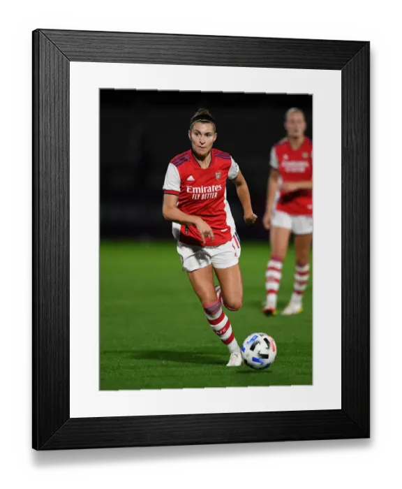 Framed Print : Arsenal Women vs Slavia Prague: UEFA Women's Champions League Showdown at Meadow Park