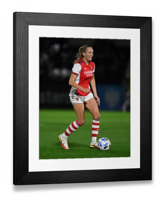 Framed Print : Arsenal Women vs Slavia Prague: UEFA Women's Champions League Showdown at Meadow Park