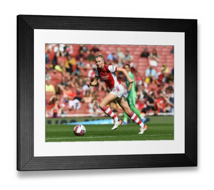 Framed Print : Leah Williamson in Action: Arsenal Women vs. Chelsea Women Clash in FA WSL at Emirates Stadium
