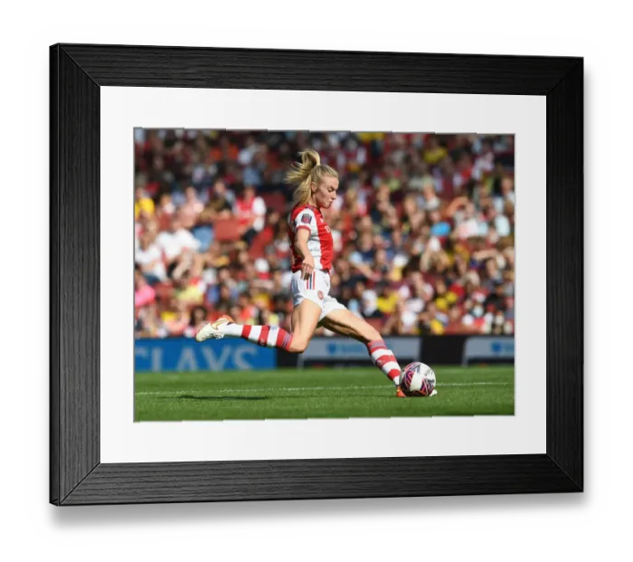 Framed Print : Arsenal's Leah Williamson in Action: FA WSL 2021-22 - Arsenal Women vs. Chelsea Women at Emirates Stadium