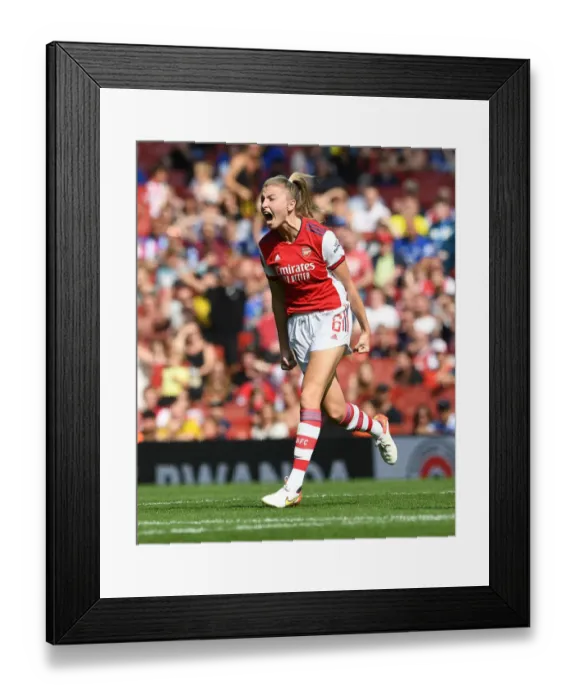 Framed Print : Arsenal Women's Super League Victory: Leah Williamson and Team Celebrate Defeating Chelsea