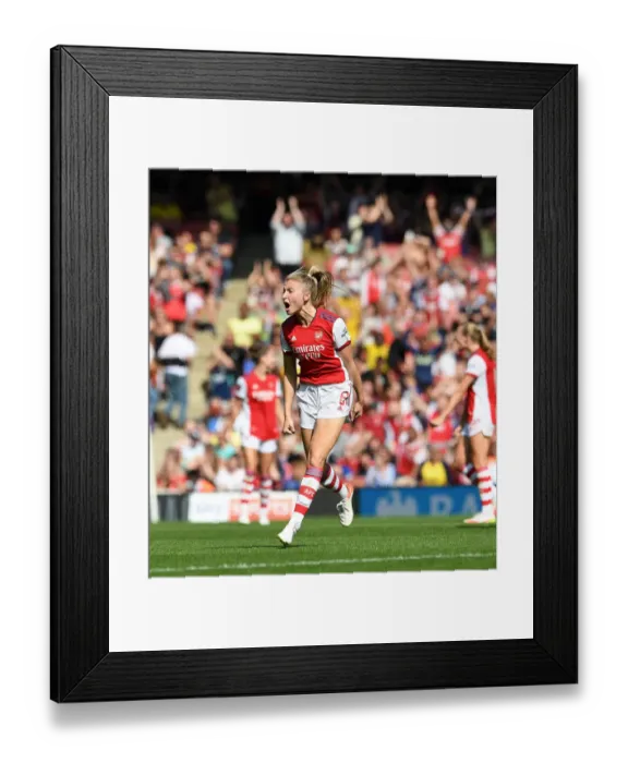 Framed Print : Arsenal Women's Super League Victory: Leah Williamson Celebrates Triumph Over Chelsea