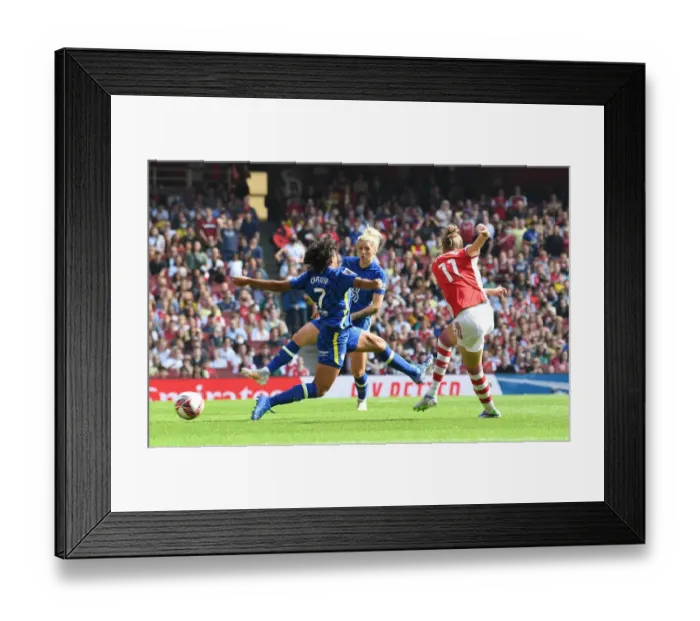 Framed Print : Arsenal's Vivianne Miedema Scores Stunner in Women's Super League Clash Against Chelsea