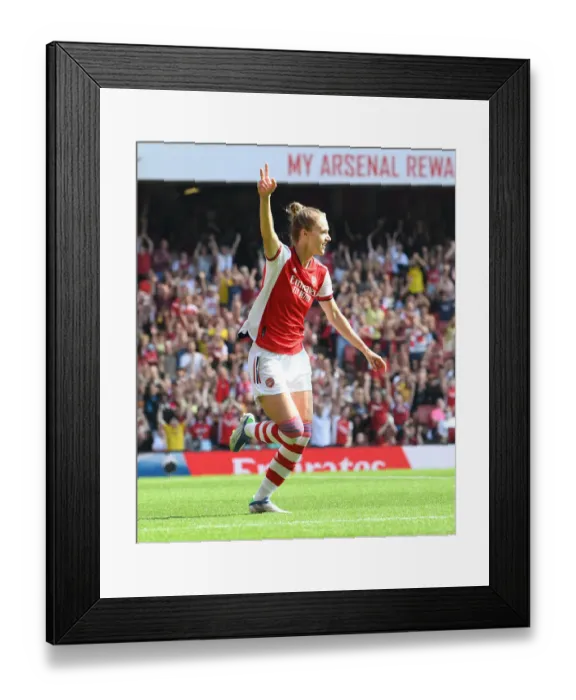 Framed Print : Arsenal Women's Vivianne Miedema Scores Thrilling Goal Against Chelsea Women in FA WSL 2021-22 Framed Print : Arsenal Women's Vivianne Miedema Scores Thrilling Goal Against Chelsea Women in FA WSL 2021-22
