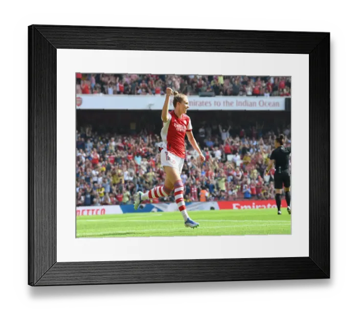 Framed Print : Arsenal Women vs Chelsea Women: Miedema Scores Thrilling Goal in FA WSL 2021-22 at Emirates Stadium Framed Print : Arsenal Women vs Chelsea Women: Miedema Scores Thrilling Goal in FA WSL 2021-22 at Emirates Stadium