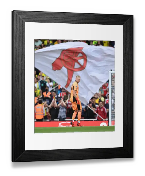 Framed Print : Arsenal's Aaron Ramsdale Makes Premier League Debut Against Norwich City at Emirates Stadium (2021-22) Framed Print : Arsenal's Aaron Ramsdale Makes Premier League Debut Against Norwich City at Emirates Stadium (2021-22)