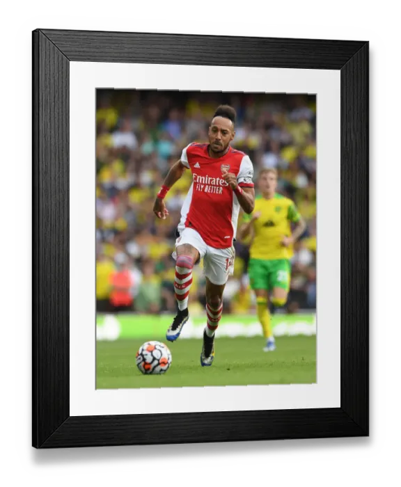 Framed Print : Arsenal's Aubameyang in Action against Norwich City (2021-22)