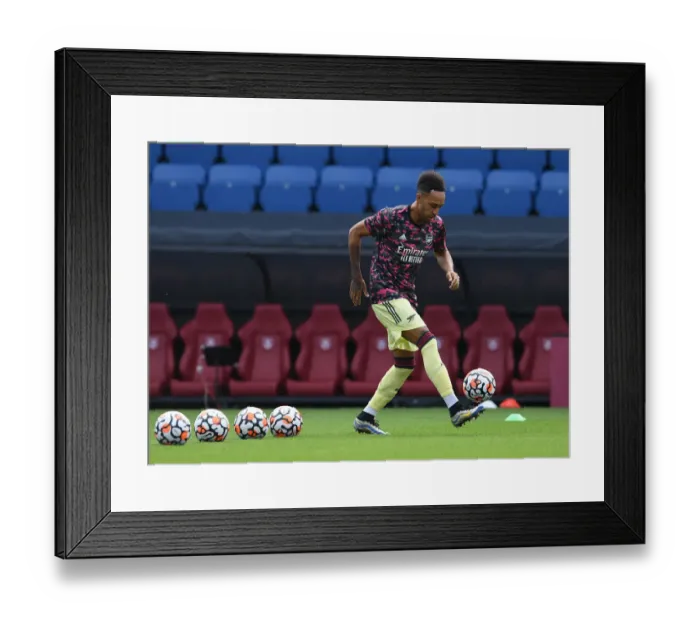 Framed Print : Arsenal's Aubameyang Ready for Burnley Clash - Premier League 2021-22 Framed Print : Arsenal's Aubameyang Ready for Burnley Clash - Premier League 2021-22