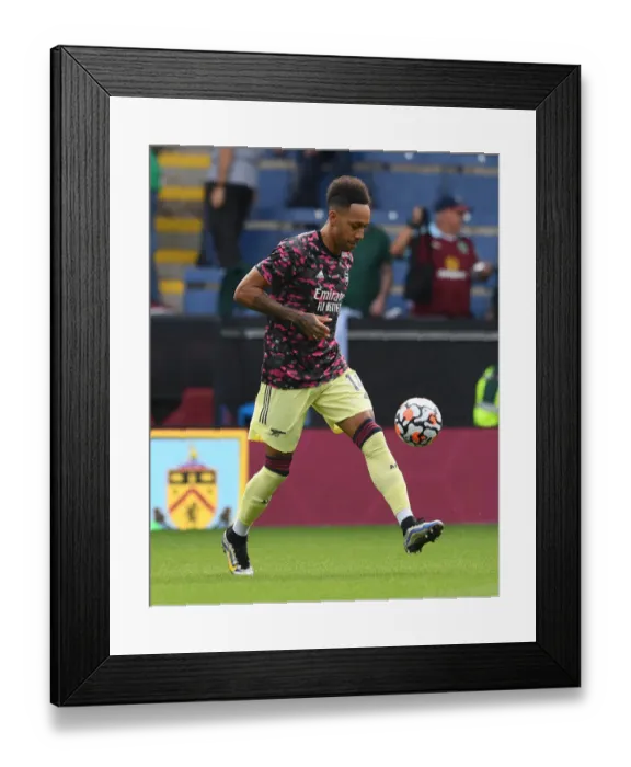 Framed Print : Arsenal's Aubameyang Gears Up for Burnley Showdown in Premier League (2021-22) Framed Print : Arsenal's Aubameyang Gears Up for Burnley Showdown in Premier League (2021-22)