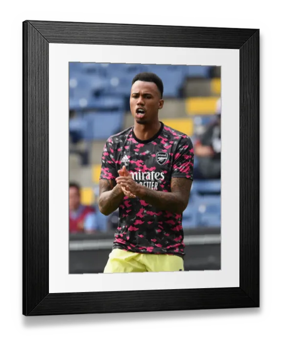 Framed Print : Gabriel Magalhaes Gears Up: Burnley vs Arsenal, Premier League 2021-22