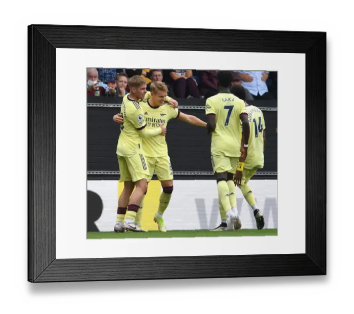 Framed Print : Premier League Showdown: Arsenal vs Burnley at Turf Moor (September 2021) Framed Print : Premier League Showdown: Arsenal vs Burnley at Turf Moor (September 2021)