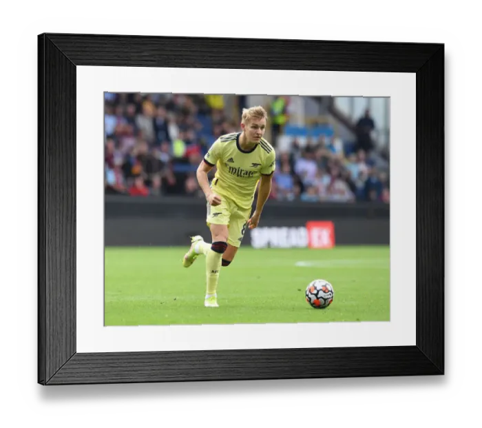 Framed Print : Arsenal vs Burnley: Premier League Showdown at Turf Moor (2021-22)