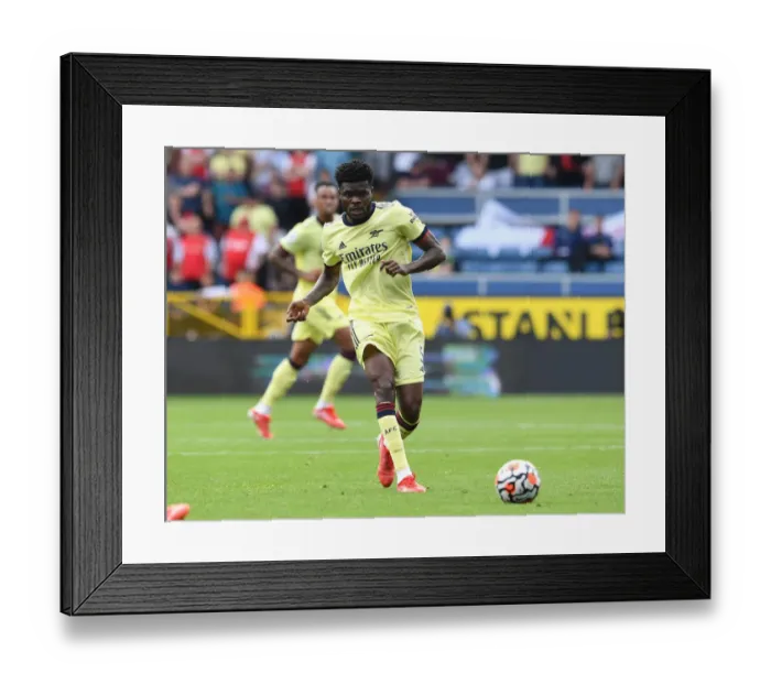 Framed Print : Premier League Showdown: Burnley vs Arsenal at Turf Moor (September 2021) Framed Print : Premier League Showdown: Burnley vs Arsenal at Turf Moor (September 2021)