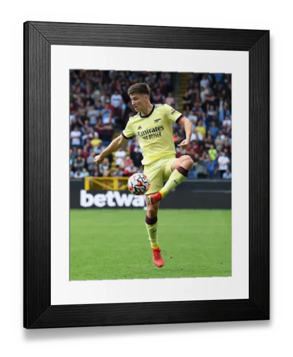 Framed Print : Burnley vs Arsenal: Premier League Showdown (2021-22) Framed Print : Burnley vs Arsenal: Premier League Showdown (2021-22)