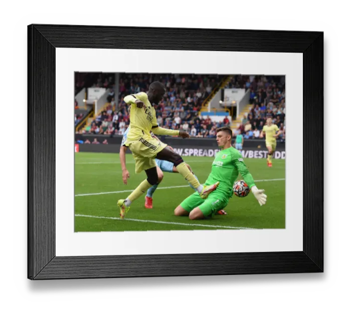 Framed Print : Arsenal vs Burnley: Premier League Showdown at Turf Moor (2021-22) Framed Print : Arsenal vs Burnley: Premier League Showdown at Turf Moor (2021-22)