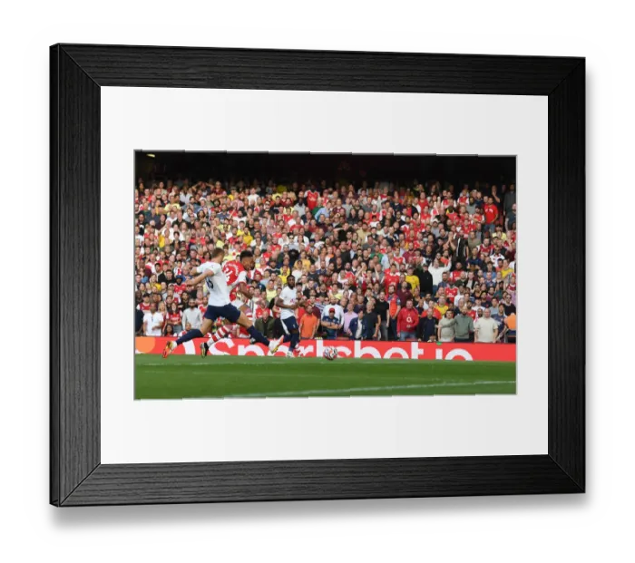 Framed Print : Aubameyang's Stunning Strike: Arsenal's Comeback Goal vs. Tottenham (2021-22)