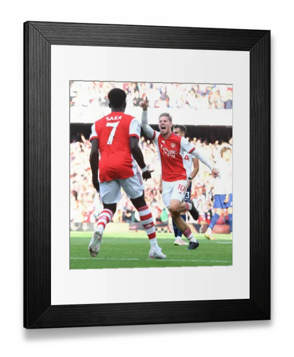 Framed Print : Emile Smith Rowe Scores Thrilling First Goal Against Tottenham Hotspur in 2021-22 Premier League