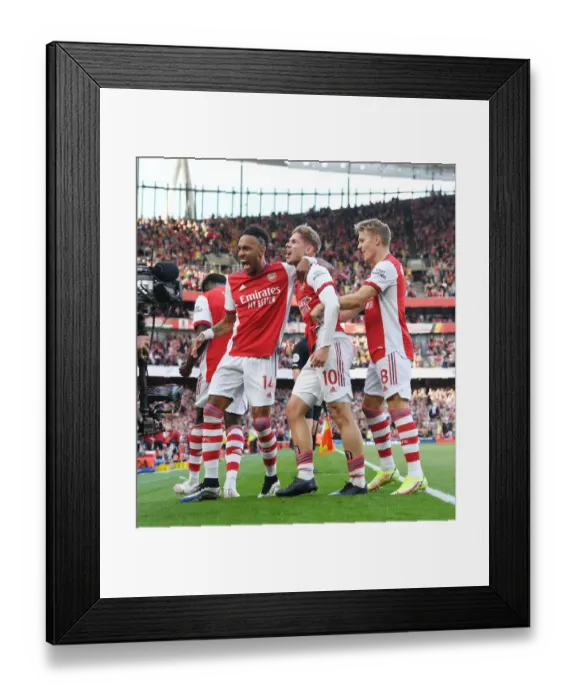 Framed Print : Arsenal Celebrate Emile Smith Rowe's Goal Against Tottenham in 2021-22 Premier League