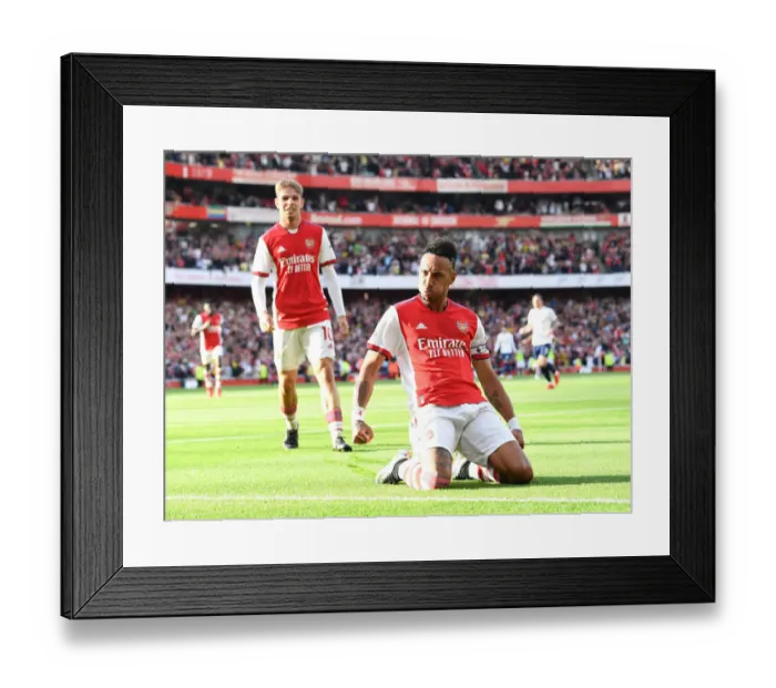 Framed Print : Aubameyang's Brace: Arsenal's Triumph over Tottenham in the 2021-22 Premier League