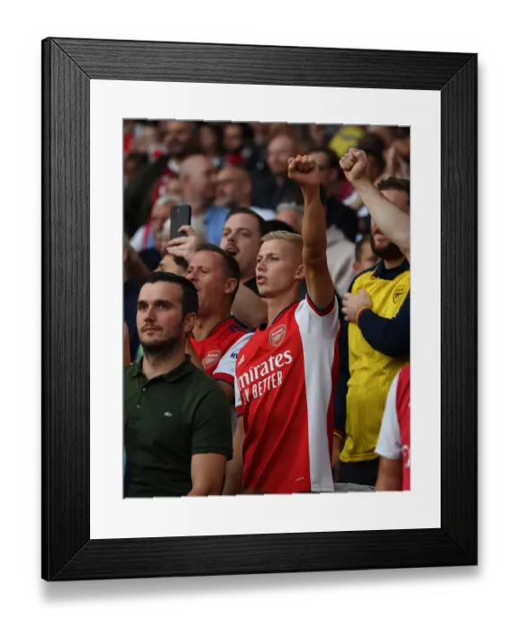 Framed Print : Arsenal vs. Tottenham: The Derby Battle at Emirates Stadium, 2021-22