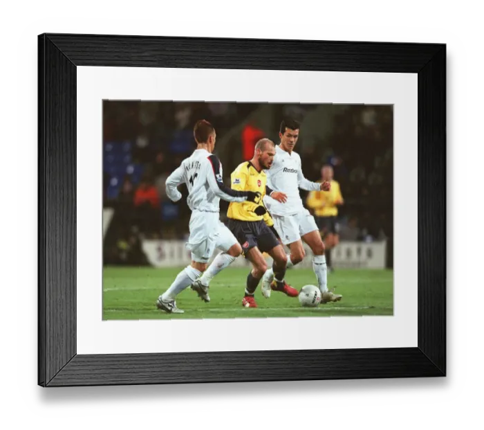 Framed Print : Freddie Ljungberg (Arsenal) Hidetoshi Nakata and Jared Borgetti (Bolton)