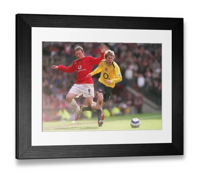 Framed Print : Alex Hleb (Arsenal) Wayne Rooney (Man Utd). Arsenal 0: 2 Manchester United Framed Print : Alex Hleb (Arsenal) Wayne Rooney (Man Utd). Arsenal 0: 2 Manchester United