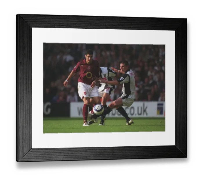 Framed Print : Jose Reyes (Arsenal) Paul Robinson (WBA). West Bromwich Albion 2: 1 Arsenal