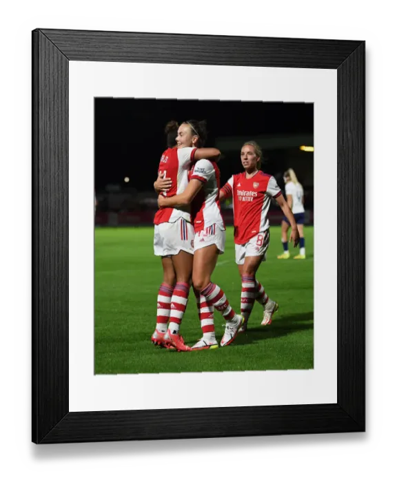 Framed Print : Arsenal Women's FA Cup Triumph: Caitlin Foord's Hat-trick Secures Victory over Tottenham Hotspur